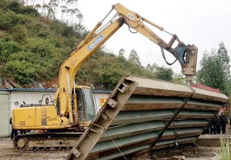 廣西柳江區(qū)拆除非法地磅37處 并將磅坑恢復原狀